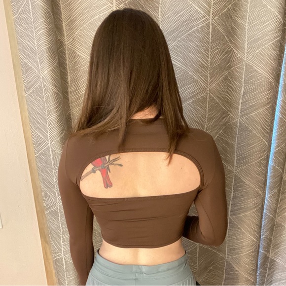 Back Cut Out Crop Top - Picture 1 of 6